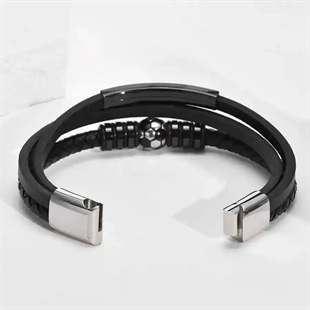 Zwarte voetbalarmband in echt leer en roestvrij staal – herensieraad met sportief ontwerp