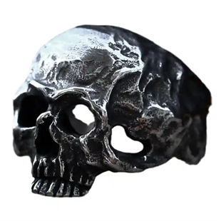 Nightfall Skull Bikerring in donker staal.