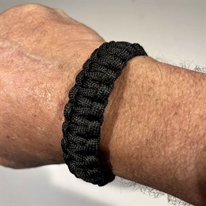 Zwarte paracord armband 21 cm