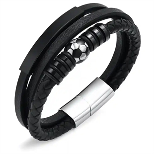 Zwarte voetbalarmband in echt leer en roestvrij staal – herensieraad met sportief ontwerp