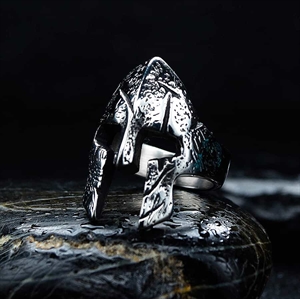 Krijger helm ring in staal.