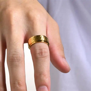 Vergulde spinning ring voor mannen in roestvrij staal met gehamerd oppervlak – 8 mm