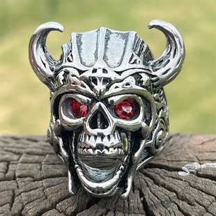 Viking doodshoofdring van roestvrij staal.