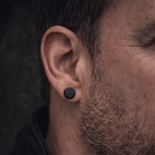 Zwarte oorbel van zwart gecoat roestvrij staal