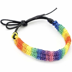 LGBT+ armbanden in frisse kleuren.